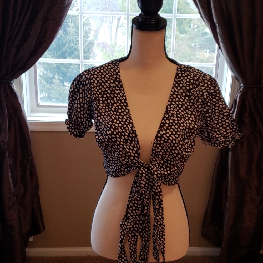 V-neck crop top - Picture 2 of 3